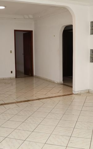 Casa à venda com 432m², 3 quartos e 3 vagasSala