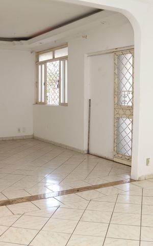 Casa à venda com 432m², 3 quartos e 3 vagasSala 
