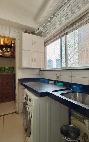 Apartamento à venda com 130m², 3 quartos e 2 vagas Apartamento à venda com 130m², 3 quartos e 2 vagasÁrea de Serviço