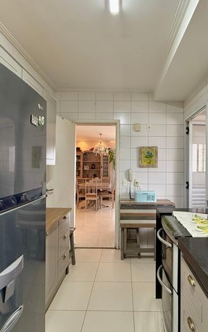 Apartamento à venda com 130m², 3 quartos e 2 vagas Apartamento à venda com 130m², 3 quartos e 2 vagasCozinha