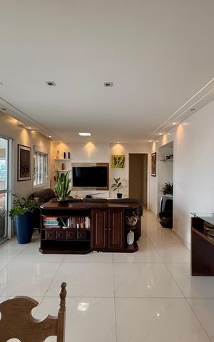 Apartamento à venda com 130m², 3 quartos e 2 vagas Apartamento à venda com 130m², 3 quartos e 2 vagasSala