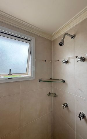 Apartamento à venda com 130m², 3 quartos e 2 vagas Apartamento à venda com 130m², 3 quartos e 2 vagasBanheiro Suíte 1