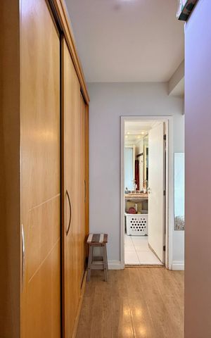 Apartamento à venda com 130m², 3 quartos e 2 vagas Apartamento à venda com 130m², 3 quartos e 2 vagasCloset Suíte 2