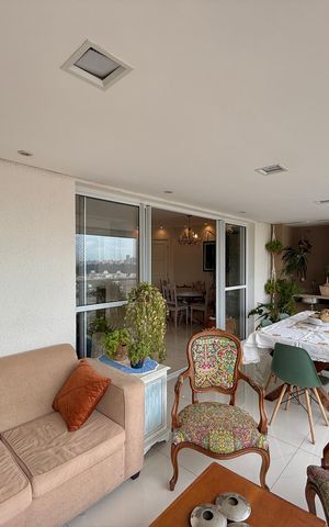Apartamento à venda com 130m², 3 quartos e 2 vagas Apartamento à venda com 130m², 3 quartos e 2 vagasVaranda