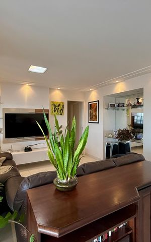 Apartamento à venda com 130m², 3 quartos e 2 vagas Apartamento à venda com 130m², 3 quartos e 2 vagasSala