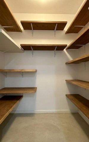 Apartamento à venda com 130m², 3 quartos e 2 vagas Apartamento à venda com 130m², 3 quartos e 2 vagasQuarto de Serviço