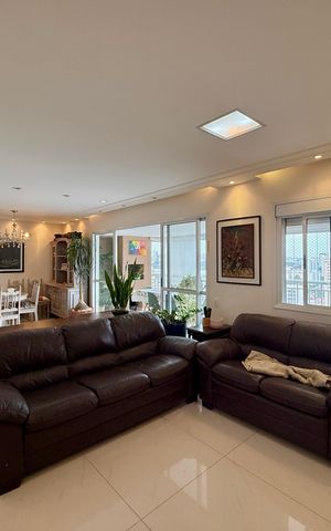 Apartamento à venda com 130m², 3 quartos e 2 vagas Apartamento à venda com 130m², 3 quartos e 2 vagasSala