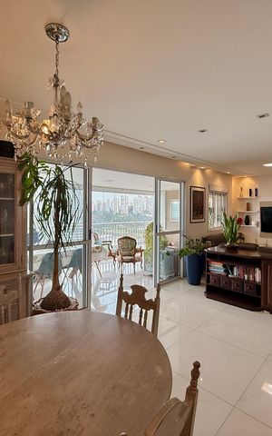 Apartamento à venda com 130m², 3 quartos e 2 vagas Apartamento à venda com 130m², 3 quartos e 2 vagasSala