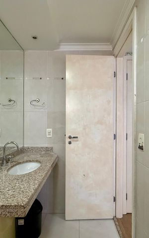 Apartamento à venda com 130m², 3 quartos e 2 vagas Apartamento à venda com 130m², 3 quartos e 2 vagasBanheiro Suíte 3