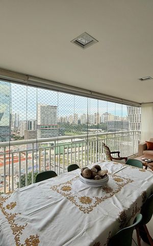 Apartamento à venda com 130m², 3 quartos e 2 vagas Apartamento à venda com 130m², 3 quartos e 2 vagasVaranda