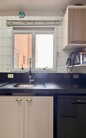 Apartamento à venda com 130m², 3 quartos e 2 vagas Apartamento à venda com 130m², 3 quartos e 2 vagasCozinha