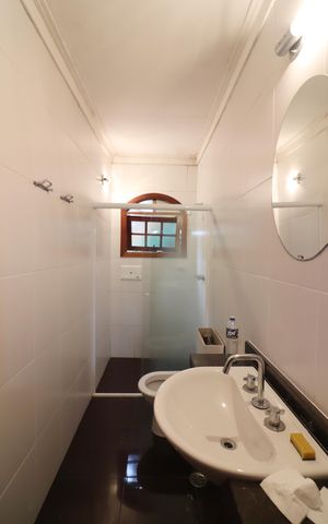 Casa à venda com 580m², 5 quartos e 10 vagasBanheiro de serviço 2