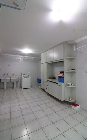 Casa à venda com 580m², 5 quartos e 10 vagasÁrea de Serviço
