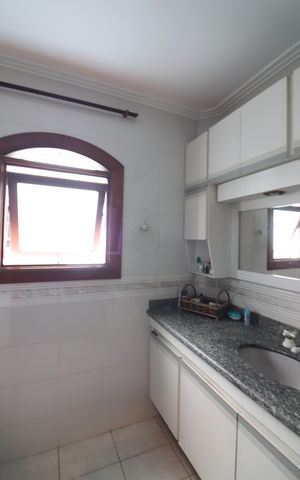 Casa à venda com 580m², 5 quartos e 10 vagasSuíte 3 Banheiro 