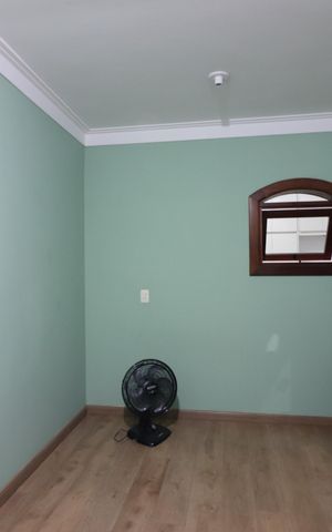 Casa à venda com 580m², 5 quartos e 10 vagasQuarto de Serviço