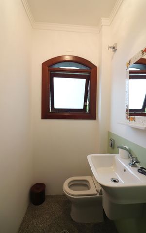 Casa à venda com 580m², 5 quartos e 10 vagasLavabo