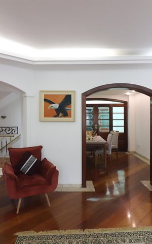 Casa à venda com 580m², 5 quartos e 10 vagasSala 