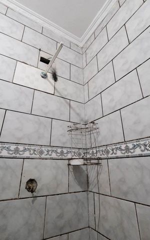 Casa à venda com 244m², 5 quartos e 4 vagasBanheiro