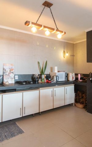 Casa à venda com 250m², 3 quartos e 3 vagas Casa à venda com 250m², 3 quartos e 3 vagasSalão de Festas