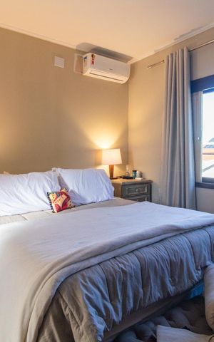 Casa à venda com 250m², 3 quartos e 3 vagas Casa à venda com 250m², 3 quartos e 3 vagasquarto 1