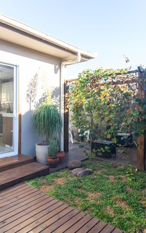 Casa à venda com 250m², 3 quartos e 3 vagas Casa à venda com 250m², 3 quartos e 3 vagasQuintal