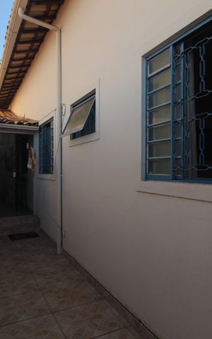 Casa à venda com 170m², 3 quartos e 2 vagasÁrea Externa