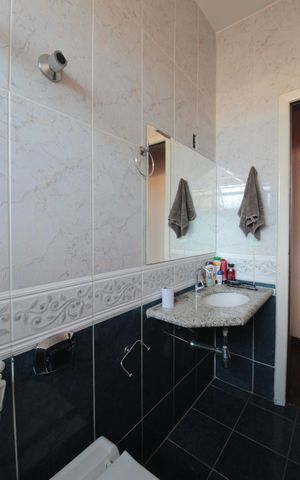 Casa à venda com 170m², 3 quartos e 2 vagasBanheiro Social