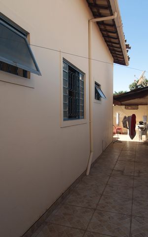 Casa à venda com 170m², 3 quartos e 2 vagasÁrea Externa