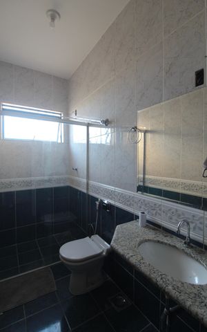 Casa à venda com 170m², 3 quartos e 2 vagasBanheiro Social