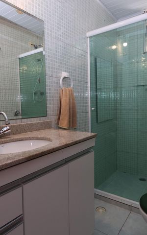Casa para alugar com 300m², 2 quartos e 8 vagasBanheiro da Suíte
