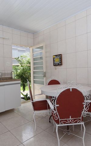 Casa para alugar com 300m², 2 quartos e 8 vagasCozinha