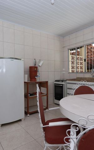 Casa para alugar com 300m², 2 quartos e 8 vagasCozinha