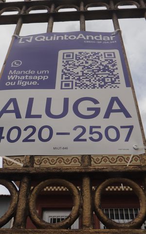 Casa para alugar com 300m², 2 quartos e 8 vagasPlaca