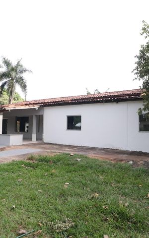 Casa para alugar com 300m², 5 quartos e 4 vagasÁrea externa
