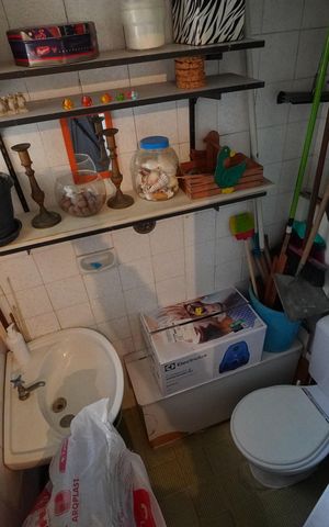 Apartamento à venda com 78m², 2 quartos e 1 vagaBanheiro de serviço