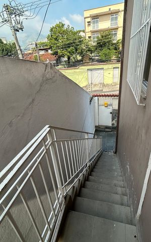 Casa à venda com 70m², 2 quartos e sem vagaEscada