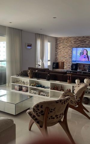 Apartamento para alugar com 237m², 4 quartos e 4 vagas