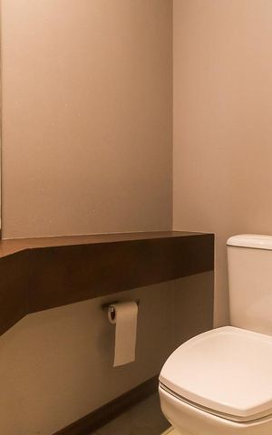 Casa de condomínio para alugar com 270m², 3 quartos e 2 vagas Casa de condomínio para alugar com 270m², 3 quartos e 2 vagasLavabo