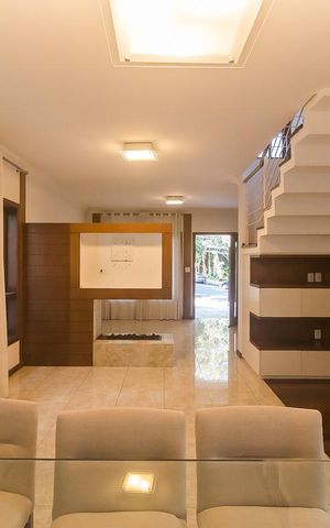 Casa de condomínio para alugar com 270m², 3 quartos e 2 vagas Casa de condomínio para alugar com 270m², 3 quartos e 2 vagasSala de Jantar