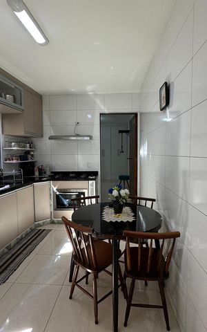 Casa à venda com 144m², 2 quartos e 2 vagas Casa à venda com 144m², 2 quartos e 2 vagasCozinha