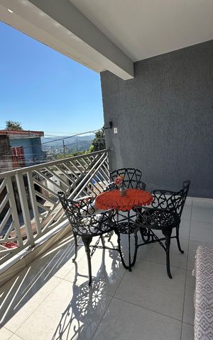 Casa à venda com 144m², 2 quartos e 2 vagas Casa à venda com 144m², 2 quartos e 2 vagasVaranda