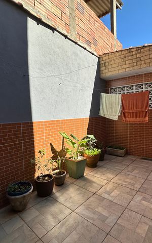 Casa à venda com 144m², 2 quartos e 2 vagas Casa à venda com 144m², 2 quartos e 2 vagasQuintal