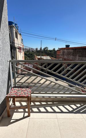 Casa à venda com 144m², 2 quartos e 2 vagas Casa à venda com 144m², 2 quartos e 2 vagasVaranda