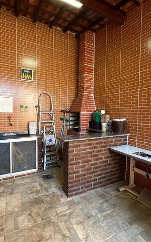 Casa à venda com 144m², 2 quartos e 2 vagas Casa à venda com 144m², 2 quartos e 2 vagasChurrasqueira