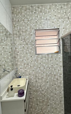 Casa à venda com 144m², 2 quartos e 2 vagas Casa à venda com 144m², 2 quartos e 2 vagasBanheiro