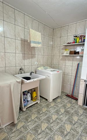 Casa à venda com 144m², 2 quartos e 2 vagas Casa à venda com 144m², 2 quartos e 2 vagasÁrea de Serviço
