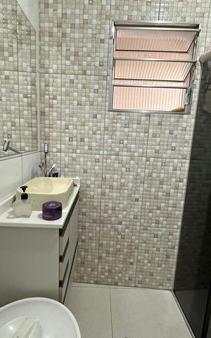 Casa à venda com 144m², 2 quartos e 2 vagas Casa à venda com 144m², 2 quartos e 2 vagasBanheiro