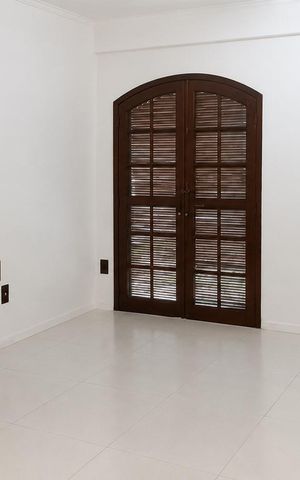 Casa para alugar com 540m², 5 quartos e 5 vagas