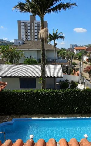Casa para alugar com 540m², 5 quartos e 5 vagas
