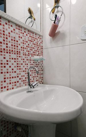 Casa à venda com 300m², 2 quartos e 2 vagas Casa à venda com 300m², 2 quartos e 2 vagasBanheiro